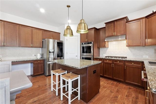 318 Lakestone Landing, Woodstock, GA 30188