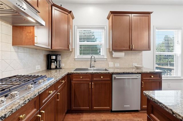 318 Lakestone Landing, Woodstock, GA 30188