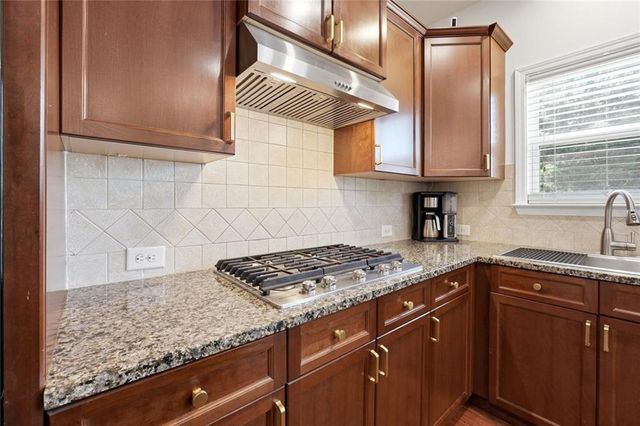 318 Lakestone Landing, Woodstock, GA 30188