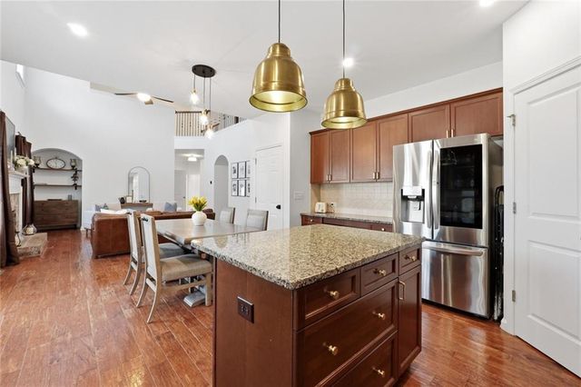 318 Lakestone Landing, Woodstock, GA 30188