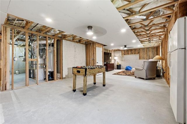 318 Lakestone Landing, Woodstock, GA 30188
