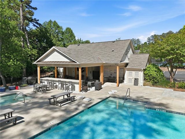 318 Lakestone Landing, Woodstock, GA 30188