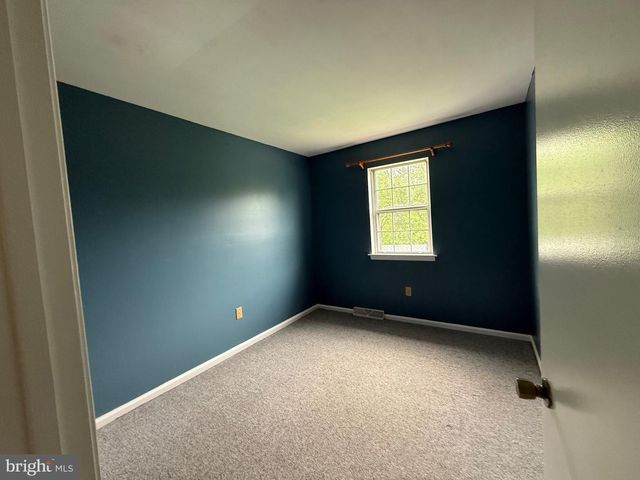 409 EDGEWOOD DR, Telford, PA 18969