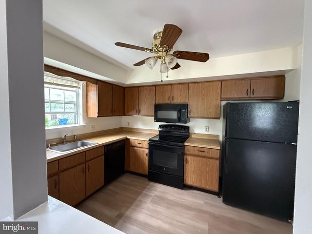 409 EDGEWOOD DR, Telford, PA 18969
