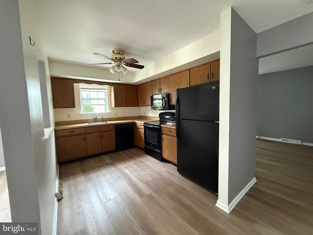 409 EDGEWOOD DR, Telford, PA 18969