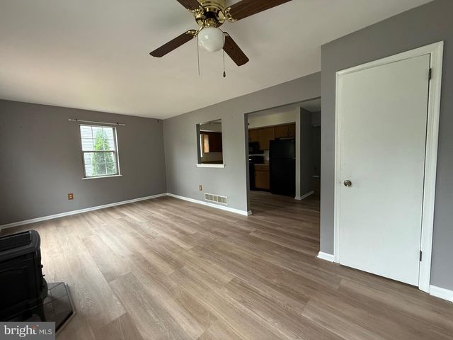 409 EDGEWOOD DR, Telford, PA 18969
