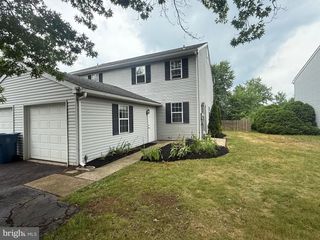 409 EDGEWOOD DR, Telford, PA 18969