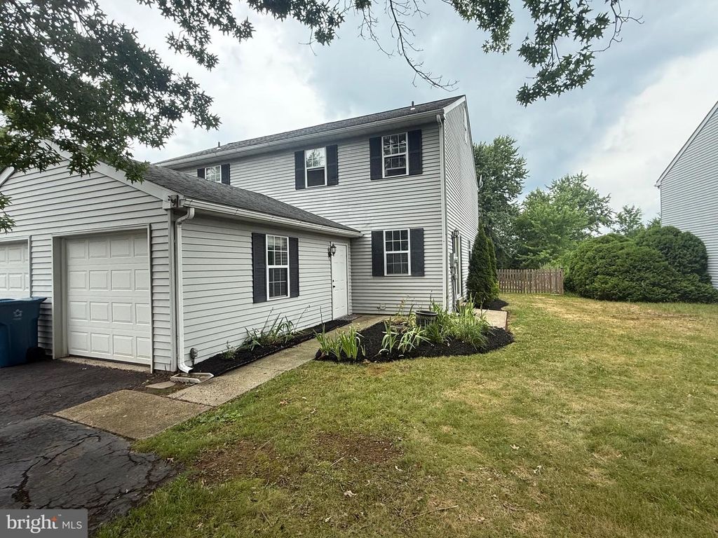 409 EDGEWOOD DR, Telford, PA 18969