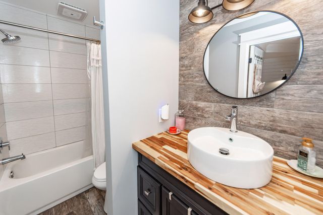 1201 Raptor Drive, Hanahan, SC 29410