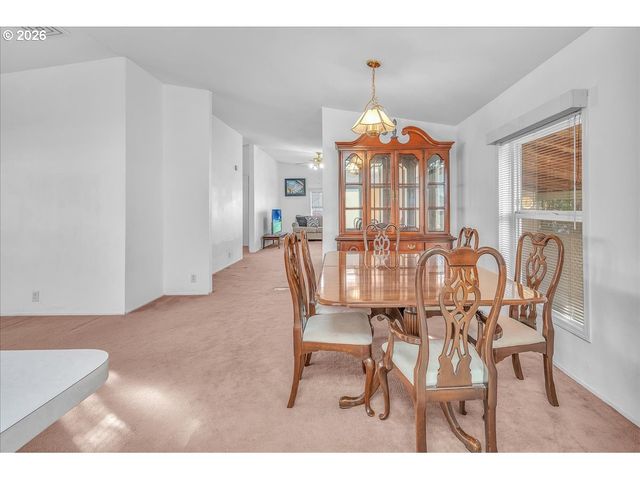 1949 Se PALMQUIST Rd 121, Gresham, OR 97080