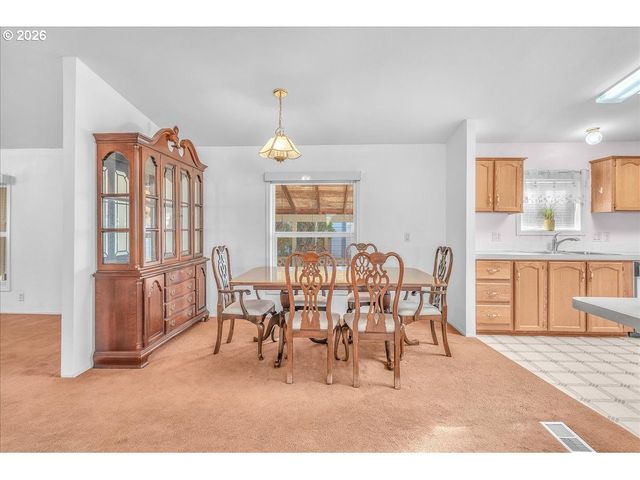 1949 Se PALMQUIST Rd 121, Gresham, OR 97080