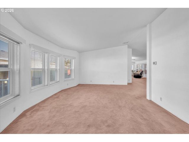 1949 Se PALMQUIST Rd 121, Gresham, OR 97080