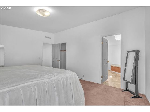 1949 Se PALMQUIST Rd 121, Gresham, OR 97080