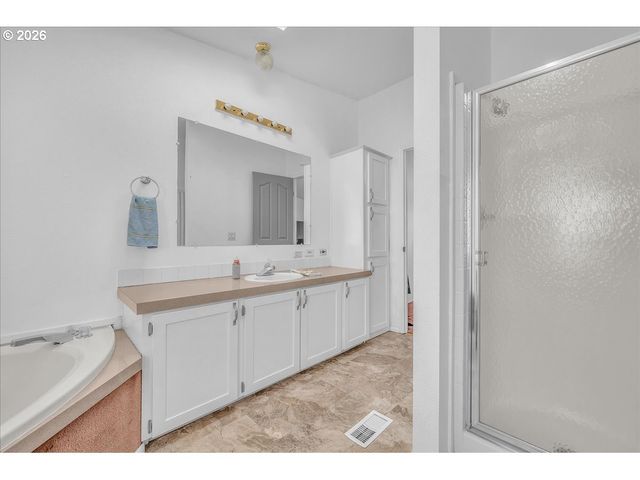 1949 Se PALMQUIST Rd 121, Gresham, OR 97080