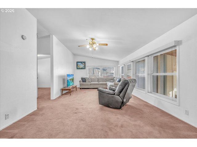 1949 Se PALMQUIST Rd 121, Gresham, OR 97080