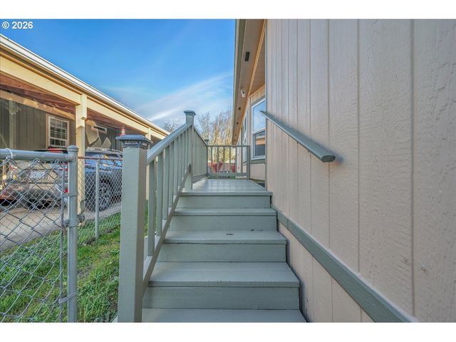 1949 Se PALMQUIST Rd 121, Gresham, OR 97080