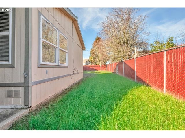 1949 Se PALMQUIST Rd 121, Gresham, OR 97080