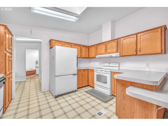 1949 Se PALMQUIST Rd 121, Gresham, OR 97080