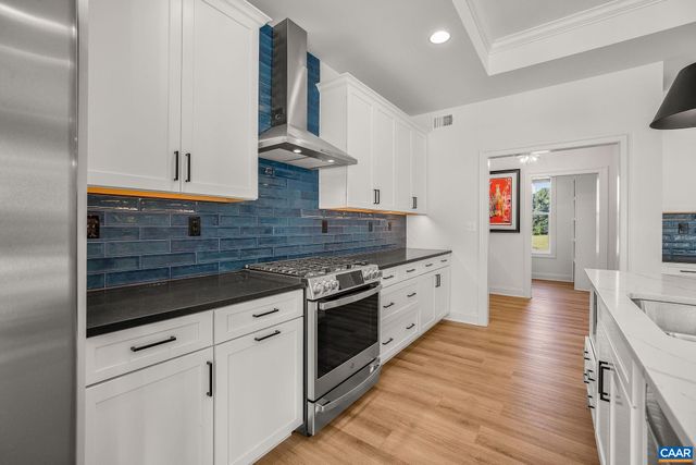 1570 JAMES RIVER RD, Scottsville, VA 24590