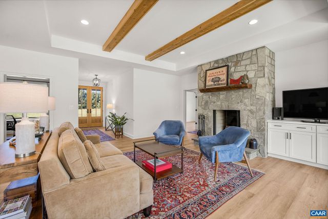 1570 JAMES RIVER RD, Scottsville, VA 24590