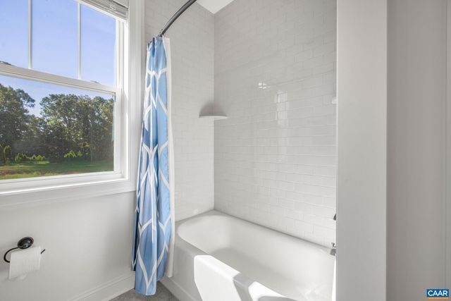 1570 JAMES RIVER RD, Scottsville, VA 24590