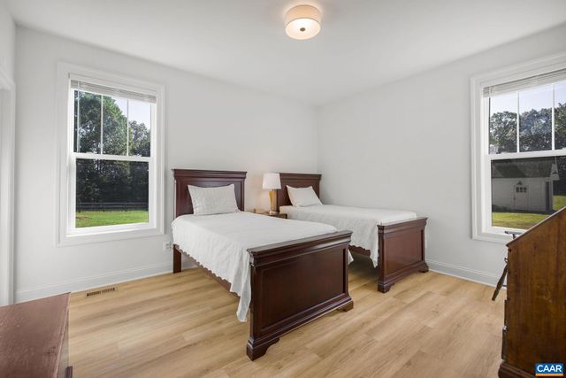 1570 JAMES RIVER RD, Scottsville, VA 24590