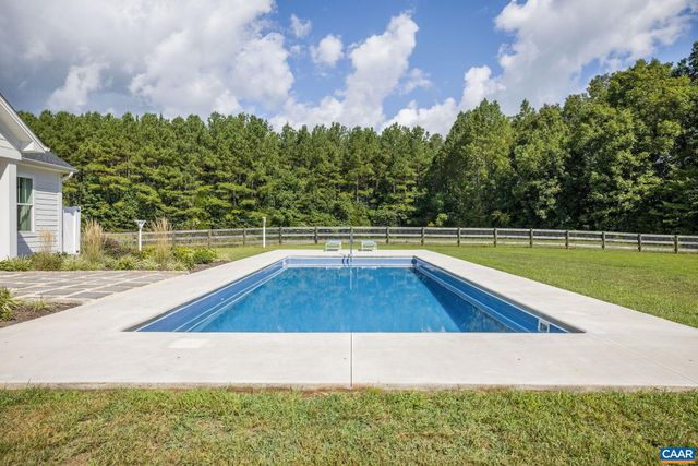 1570 JAMES RIVER RD, Scottsville, VA 24590