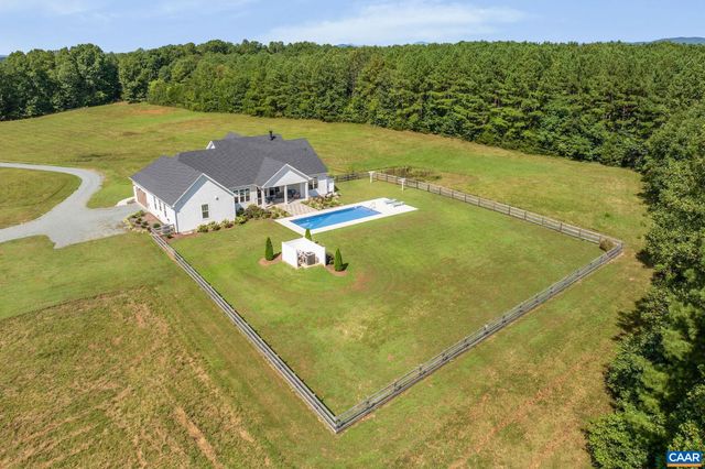 1570 JAMES RIVER RD, Scottsville, VA 24590