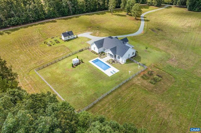 1570 JAMES RIVER RD, Scottsville, VA 24590