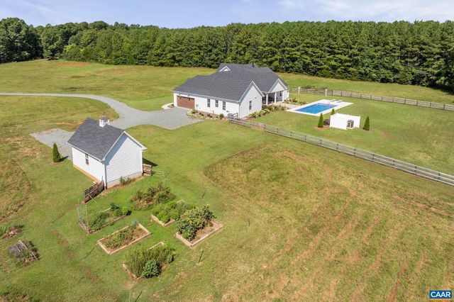 1570 JAMES RIVER RD, Scottsville, VA 24590