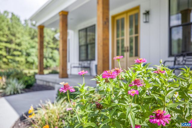 1570 JAMES RIVER RD, Scottsville, VA 24590