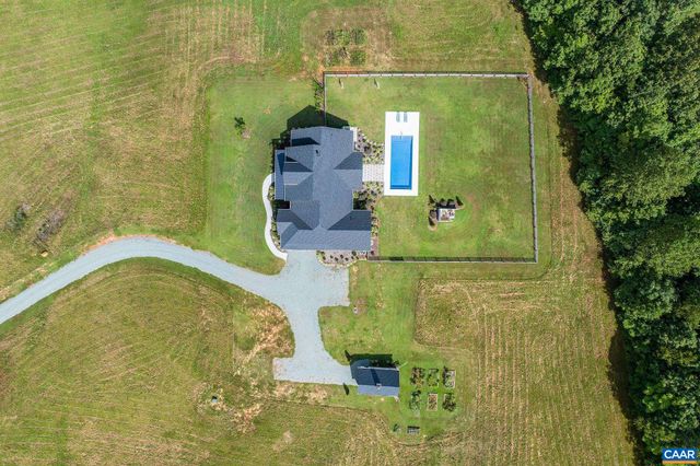 1570 JAMES RIVER RD, Scottsville, VA 24590