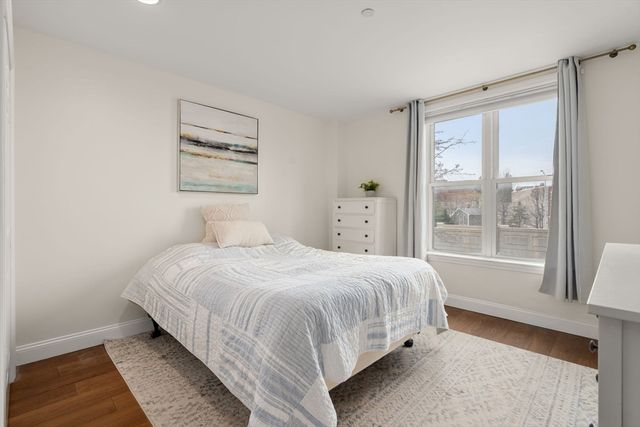 65 Chelsea St 203, Boston, MA 02129