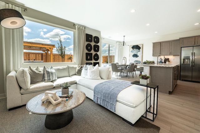 576 Ophelia Avenue, Madera, CA 93636