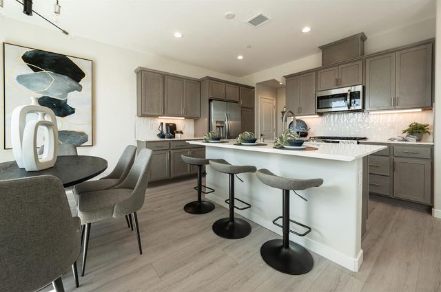 576 Ophelia Avenue, Madera, CA 93636