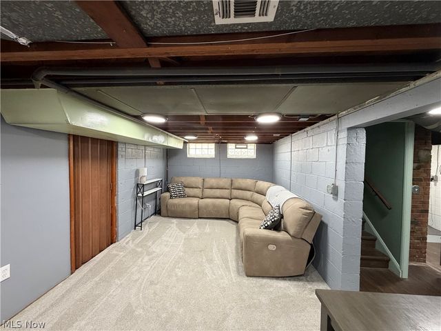 5235 W 46th Street, Parma, OH 44134