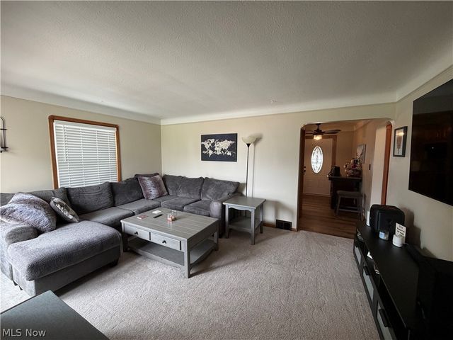 5235 W 46th Street, Parma, OH 44134
