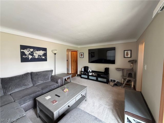 5235 W 46th Street, Parma, OH 44134