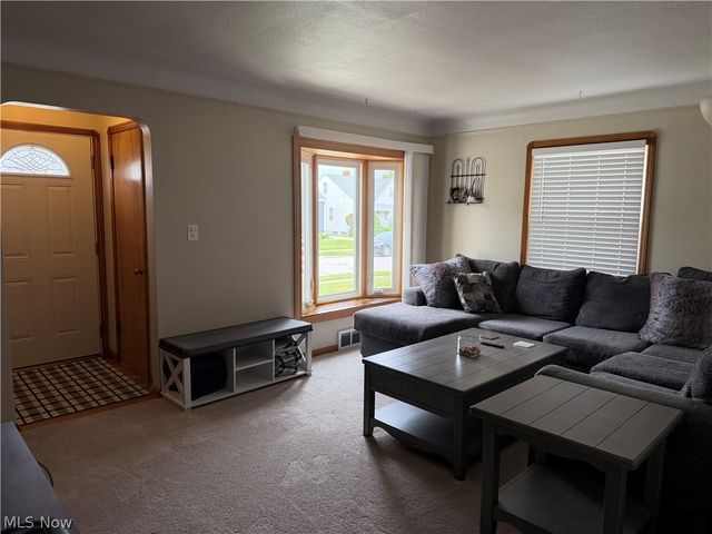 5235 W 46th Street, Parma, OH 44134