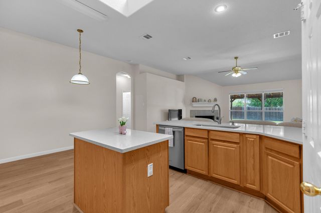 506 Carol DR, Hutto, TX 78634