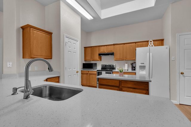 506 Carol DR, Hutto, TX 78634