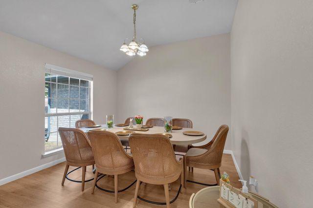 506 Carol DR, Hutto, TX 78634