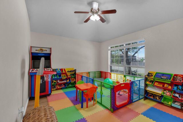 506 Carol DR, Hutto, TX 78634