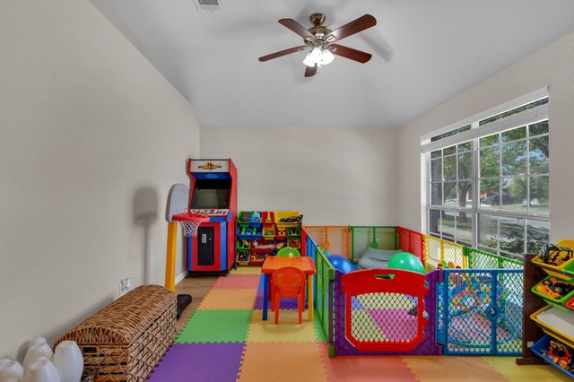 506 Carol DR, Hutto, TX 78634