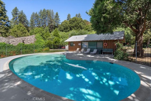 39950 Seven Oaks Rd, Angelus Oaks, CA 92305