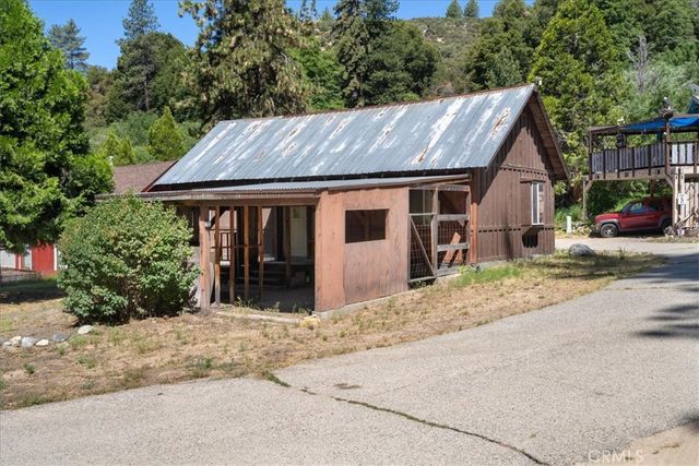 39950 Seven Oaks Rd, Angelus Oaks, CA 92305