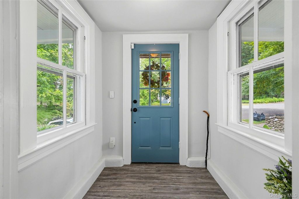 18 Washington Place, Northport, NY 11768 — photo 3