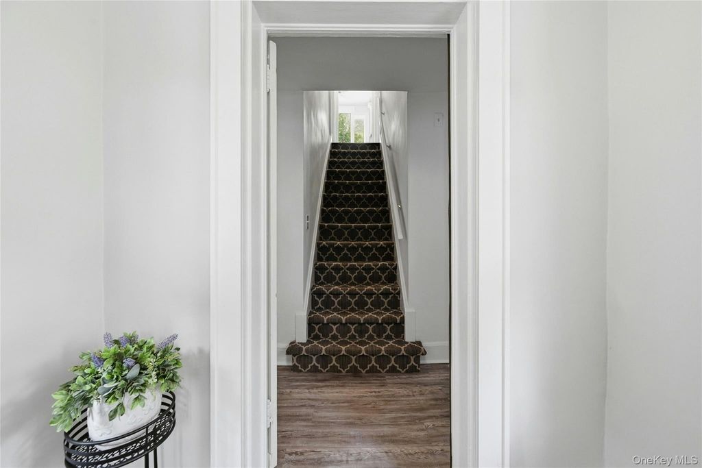 18 Washington Place, Northport, NY 11768 — photo 4