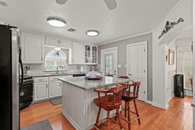 404 Pecan, Village Mills, TX 77663