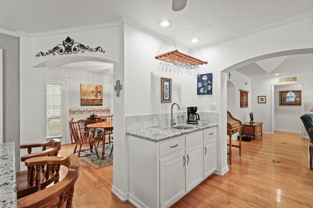 404 Pecan, Village Mills, TX 77663